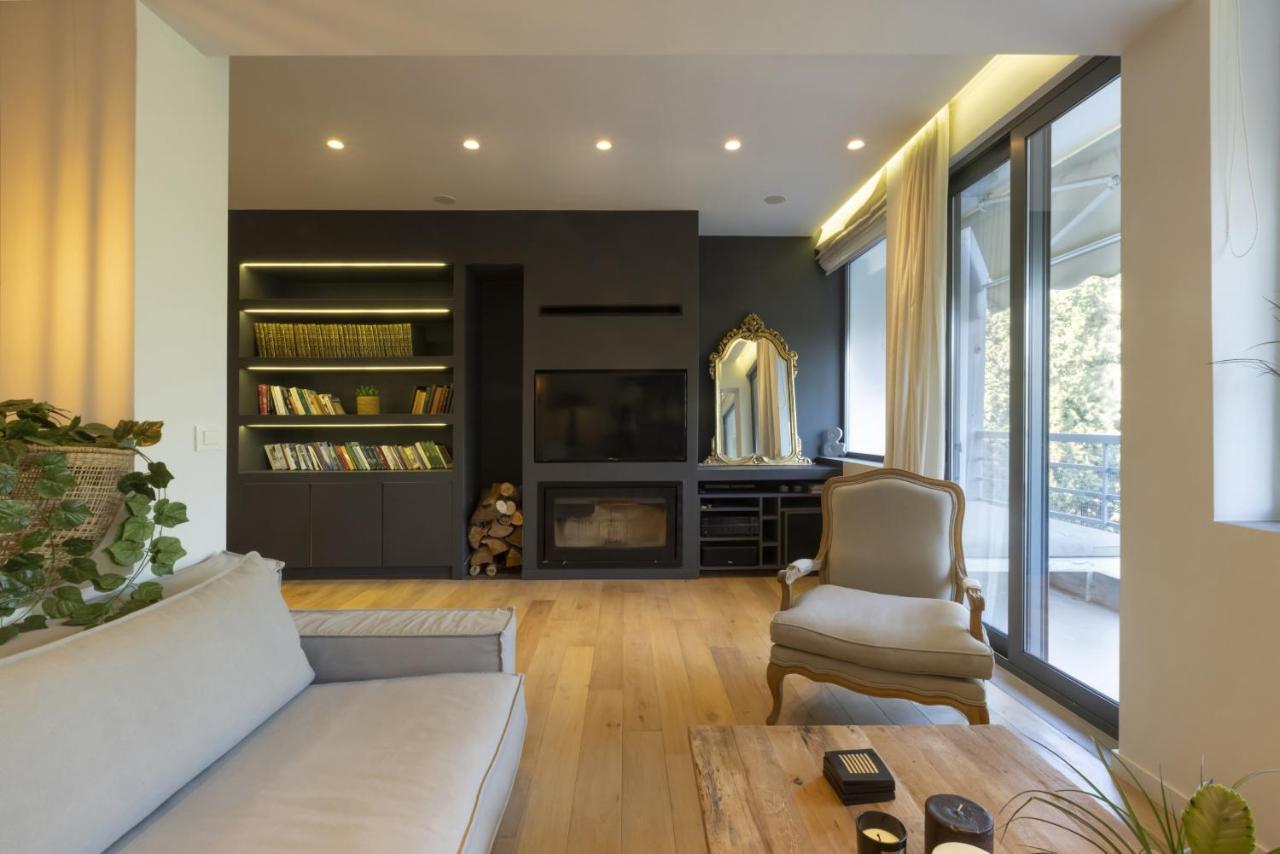 Elegant, Chic, Hip 2 Bedroom W/ Forest View In Athens! Exterior photo